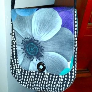 A goldyfish crossbody bag